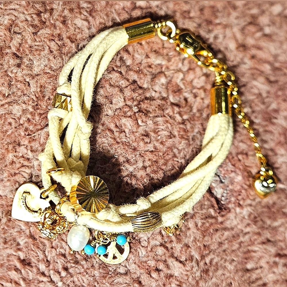 JUICY Couture White Multi Strand Crown Peace Pearl Heart Bling Charm Bracelet - Picture 9 of 14